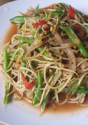 Hình của món Gỏi đu đủ cay kiểu Thái.