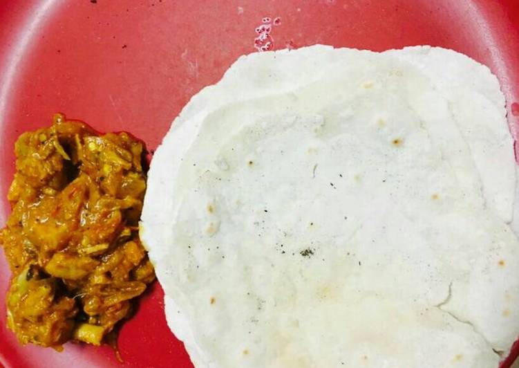 Malabar chiken curry and pathiri. (kerala style)