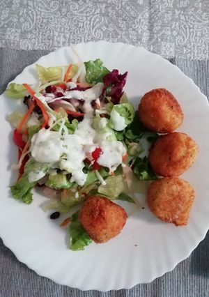 Sajtos rizsgolyó recept fotója