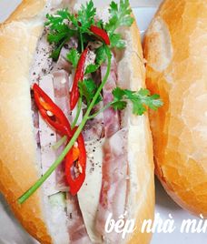 bánh mì chả lụa