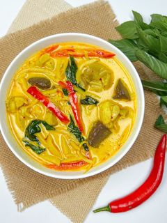 รูปของ แกงเผ็ดไก่ใส่หน่อไม้ คีโต