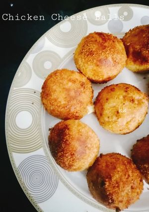 A picture of Chicken Cheese Balls.