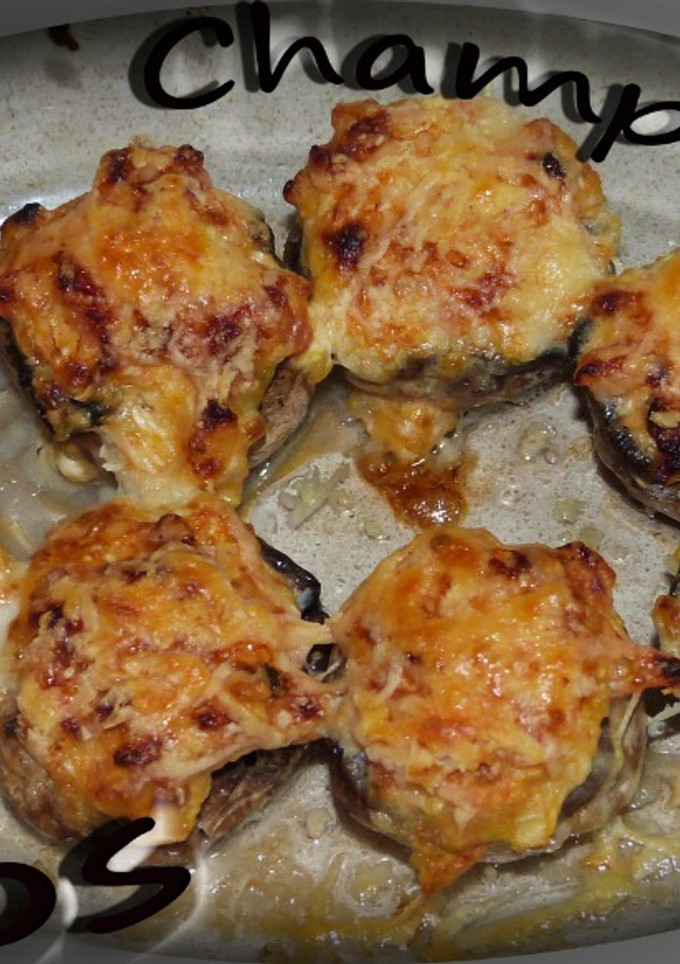 Una foto de Champiñones rellenos de revuelto de tomate