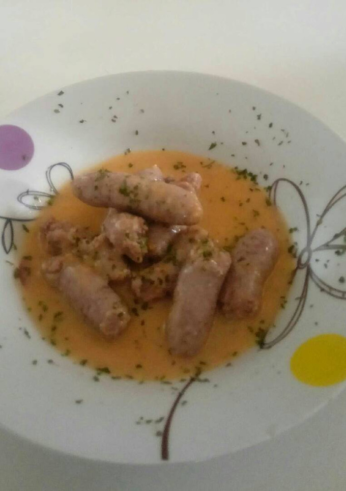 Una foto de Salchichas en vino blanco con olla rápida