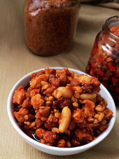 ચણા મેથી લસણ નું અથાણું (Chana Methi Lasan Athanu Recipe In Gujarati) રેસીપી મુખ્ય ફોટો