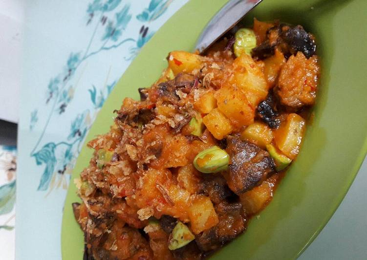 Sambal Goreng ati ampela kentang pete