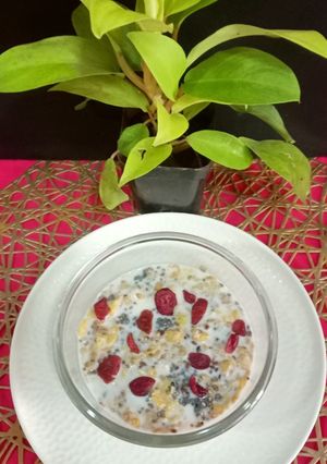 A picture of Healthy Breakfast With Corn Flakes chia Seeds.