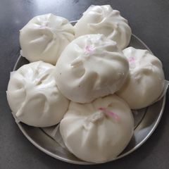 A picture of Steamed Pork Buns.