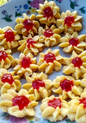 Foto resep Kue kering Mawar Selai strawberry (Happycall/Teflon)
