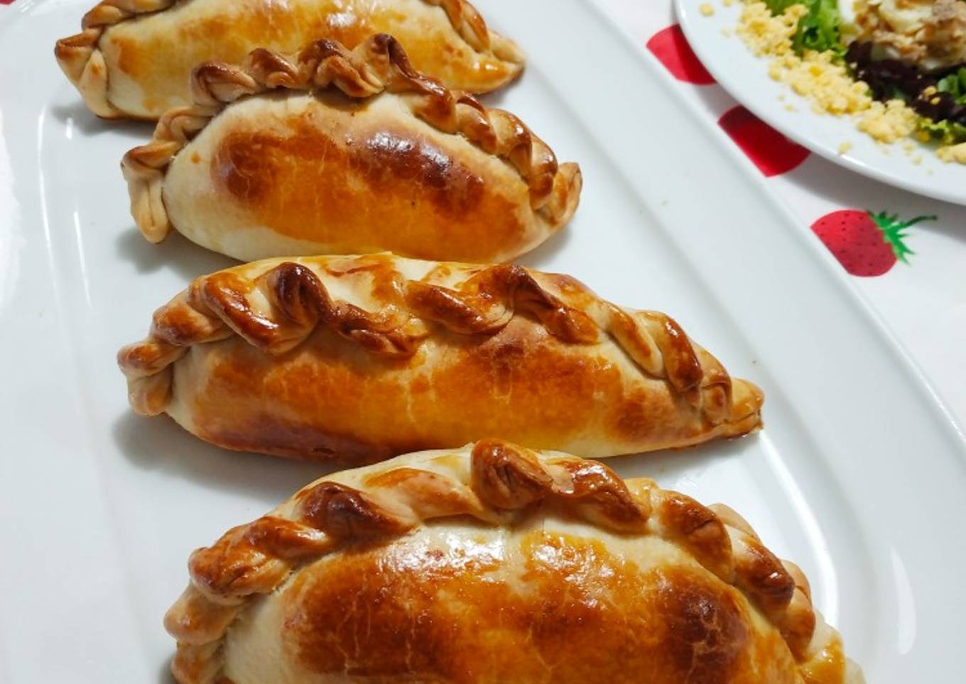 Empanadas rellenas con pollo horneado