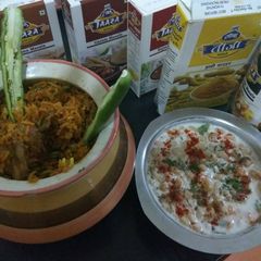 A picture of Chicken biryani.