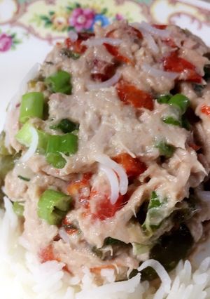 A picture of Tuna Salad with Roasted Peppers.