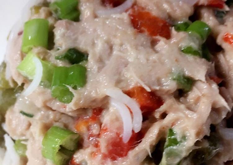 Steps to Make Speedy Tuna Salad with Roasted Peppers