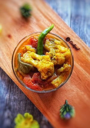 বাটা মসলায় ফুলকপির নিরামিষ রেসিপির প্রধান ছবি
