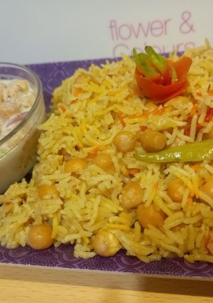 A picture of Chana pulao.