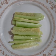 Cucumber chips A picture of Cucumber chips.