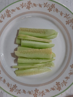 A picture of Cucumber chips.