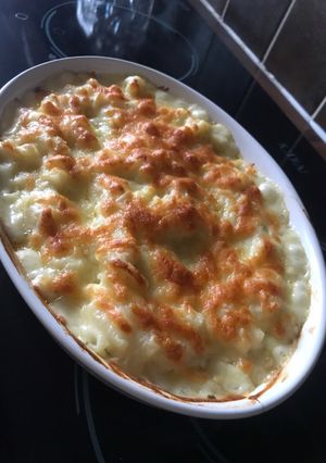 Una foto de Macarrones con queso • Macaroni cheese 🧀