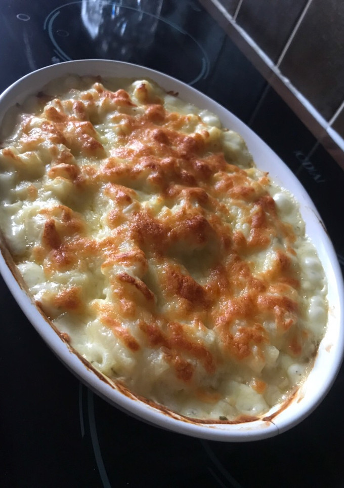 Una foto de Macarrones con queso • Macaroni cheese 🧀