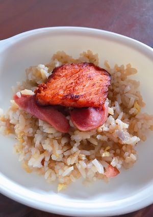 Foto resep Mpasi 15m+ ; Nasi goreng sosis with grilled salmon