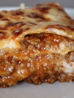 Una foto de Lasaña Boloñesa Rápida
