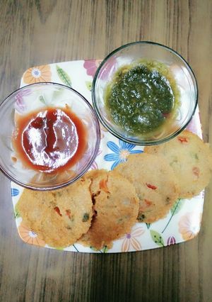 A picture of Healthy breakfast oats idli.