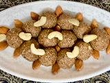 डिंकाचे लाडू (Dinkache ladoo Recipe In Marathi)