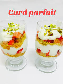 தயிர் பர்ஃபைட் (Thayir Parfait Recipe in Tamil) செய்முறை முக்கிய புகைப்படம்