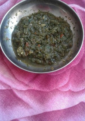 A picture of Green chutney.