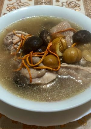 栗子香菇雞湯（大同電鍋） 的食譜成品照片