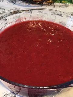 Une photo de Compote de cerises et pêches de vigne