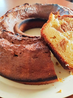 Una foto de Bizcocho casero veteado de vainilla y chocolate (Nesquik) con medidas a taza !
