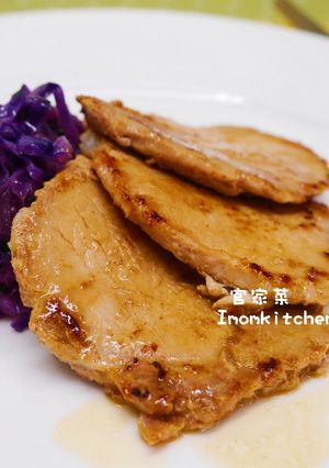 煎豬排附燜紫高麗菜 的食譜成品照片