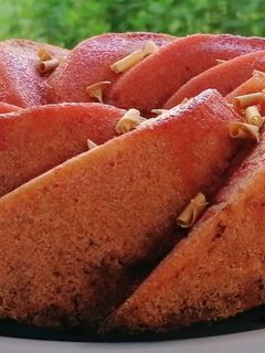 Foto di Bundt cake alle fragole frullate senza glutine