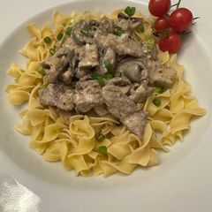 A picture of Beef Stroganoff.