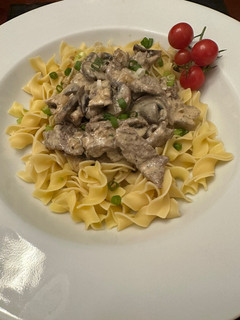 A picture of Beef Stroganoff.
