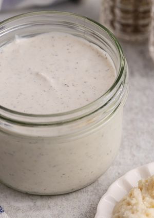 A picture of Creamy Horseradish Sauce.
