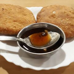 A picture of Khasta Pyaz Kachori.