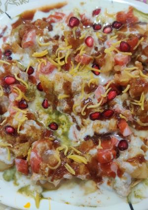 A picture of Chaat papdi.