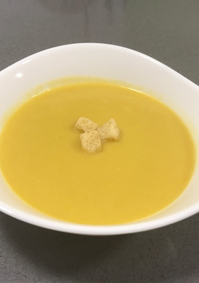 Una foto de Crema de calabacín y verduras