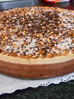Una foto de Tarta de tres chocolates 🍫