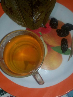 Una foto de Infusión de hoja de guayaba y ciruela