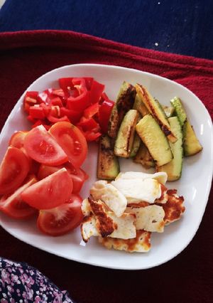 A picture of Vegetarian snack Lunch.