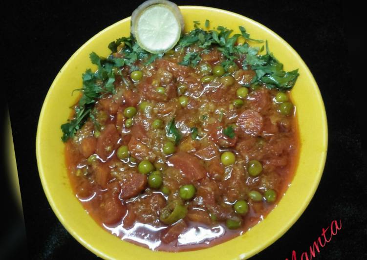 Easy Carrot green peas curry(Gazar - Matar ki sabji)