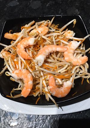 Une photo de Salade de germes de soja aux crevettes 🍤