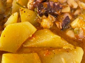 Foto principal de Sepia y Pulpo Estofados con Patatas 🥔