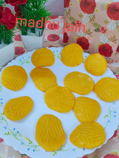 मैंगो संदेश (Mango sandesh recipe in hindi) रेसिपी मुख्य फोटो