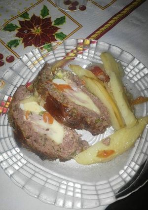 A picture of Meatloaf with Filling.