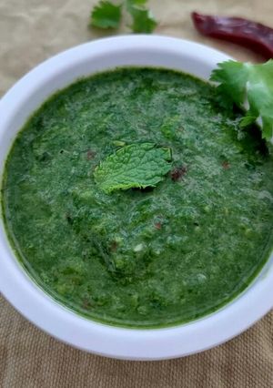 A picture of Hari chutney.