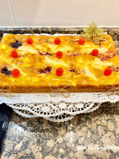 Una foto de Tarta de manzana rellena con mermelada de cerezas